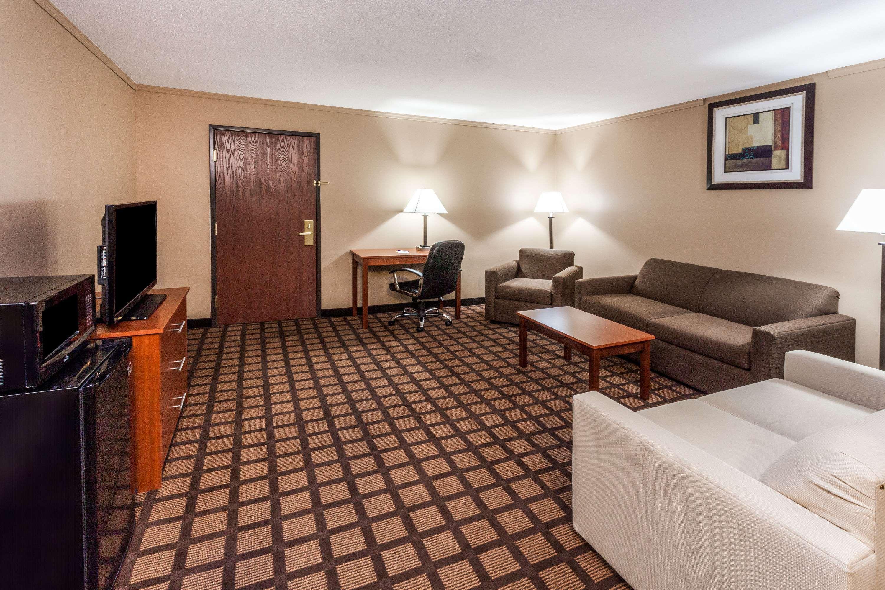 Baymont By Wyndham New Buffalo Exterior photo